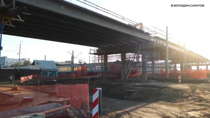 Движение по новому путепроводу на Сокурском тракте в Саратове откроют в декабре 2026 года Движение по новому путепроводу на Сокурском тракте в Саратове откроют в декабре 2026 года