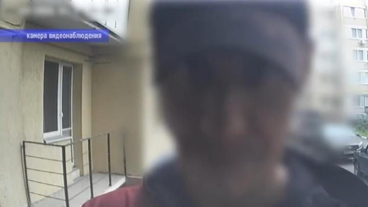 В Саратове мужчина украл велосипед и заклеил камеры наблюдения скотчем В Саратове мужчина украл велосипед и заклеил камеры наблюдения скотчем