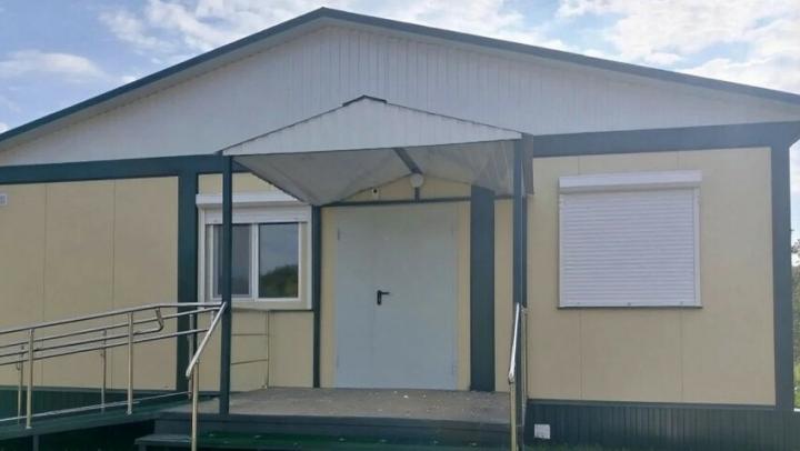 Нацпроекты: в селах Петровского района завершили установку двух новых модульных ФАПов Нацпроекты: в селах Петровского района завершили установку двух новых модульных ФАПов