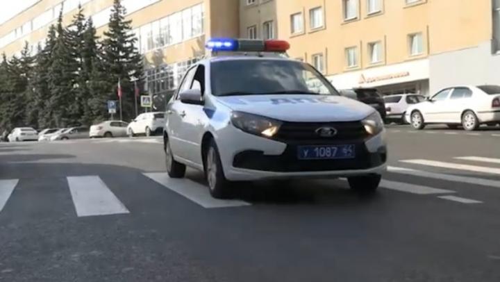 Саратовский полицейский сопроводил авто с потерявшей сознание женщиной до больницы Саратовский полицейский сопроводил авто с потерявшей сознание женщиной до больницы