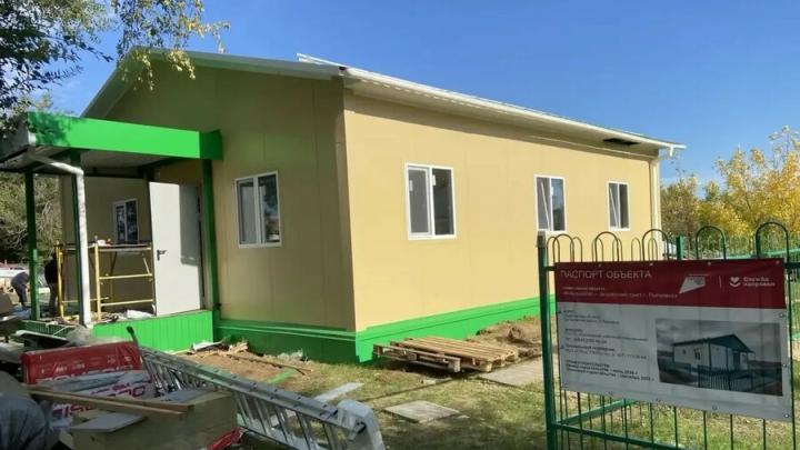Нацпроекты: в Балаковском районе завершают строительство нового модульного ФАПа Нацпроекты: в Балаковском районе завершают строительство нового модульного ФАПа