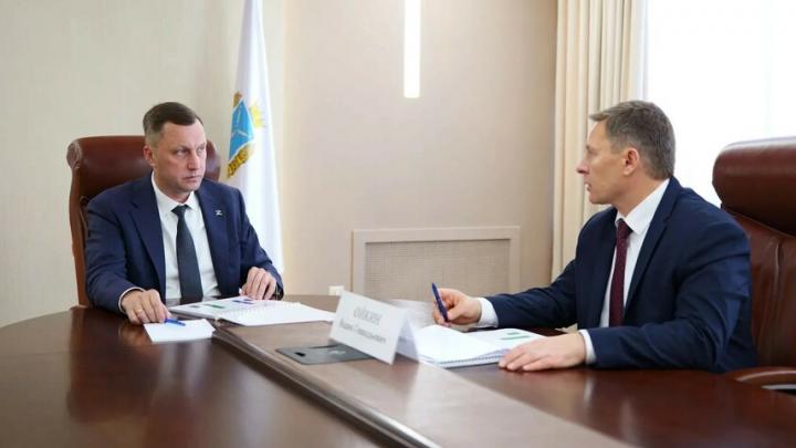 Губернатор обсудил подготовку электросетей к зиме с руководителем профильного предприятия