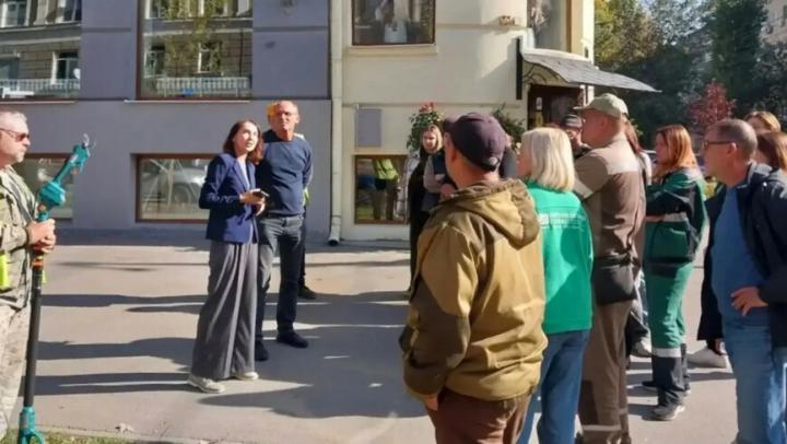 Озеленители из Белгорода научили саратовских коллег правильно формировать кроны деревьев Озеленители из Белгорода научили саратовских коллег правильно формировать кроны деревьев