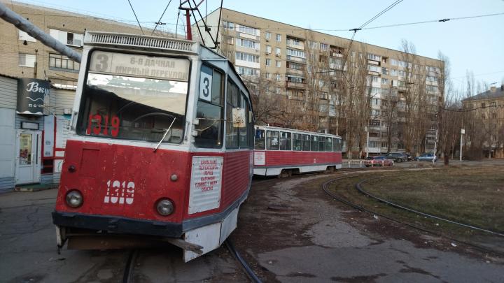 Из-за схода вагона в Саратове прервано движение двух трамвайных маршрутов