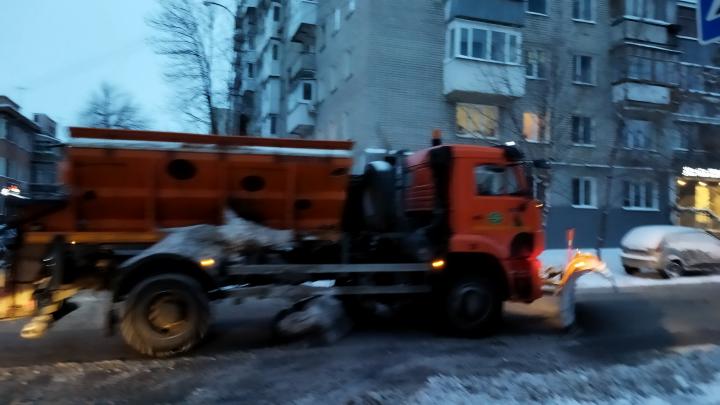 На неочищенные от снега улицы саратовцы смогут жаловаться по телефону