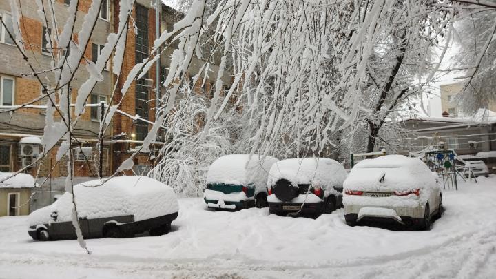 Радаев: Большое количество снега наблюдается в частном секторе и во дворах