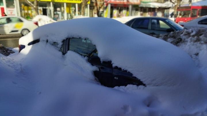 В Саратове от снега и льда будут чистить Школьную и Лунную улицы 