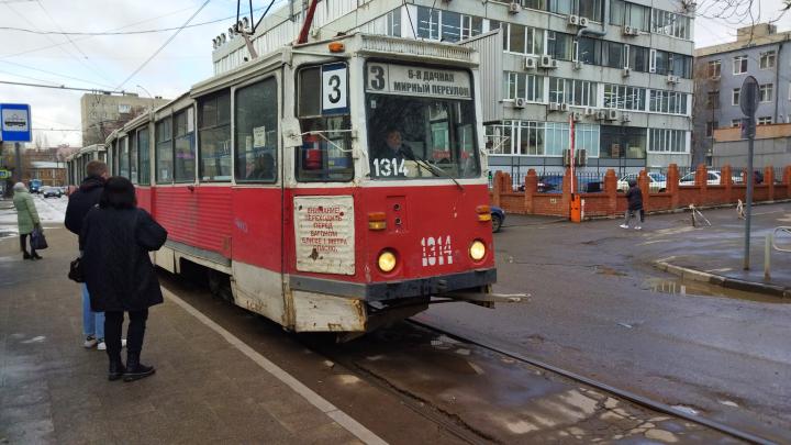 В Саратове остановились трамваи семи маршрутов из-за поломок