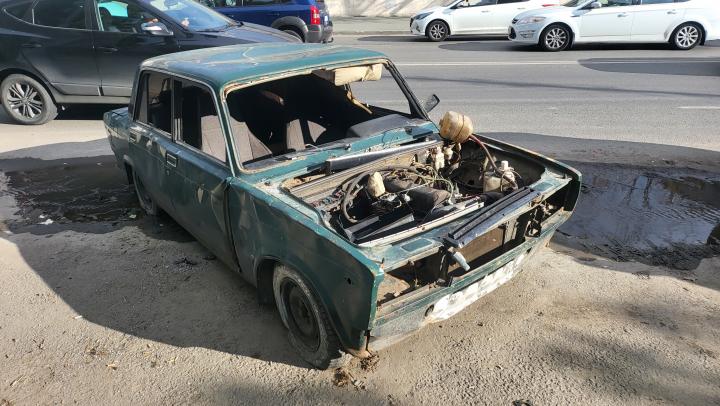 В Саратове выявили 72 брошенных автомобиля с начала года