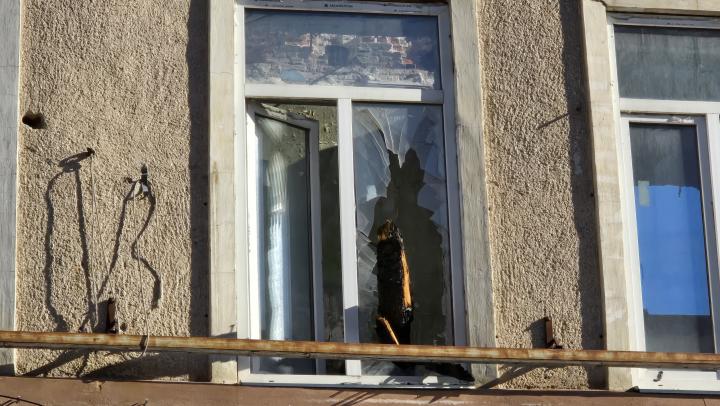 На крыше подъезда в Балаково нашли разлагающееся тело