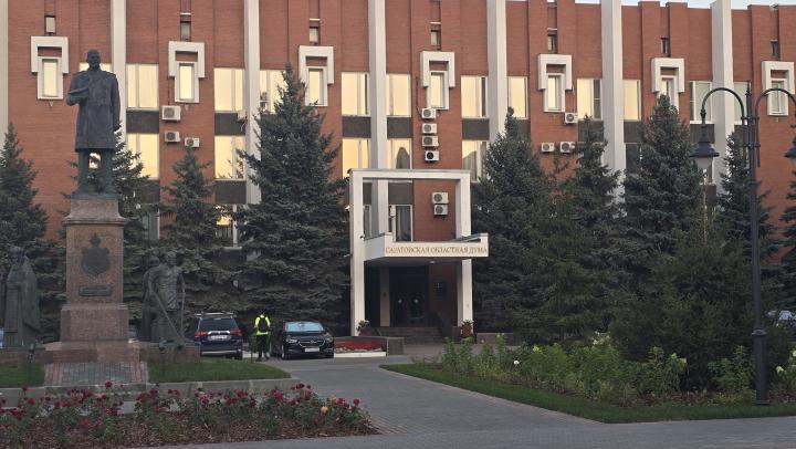 Саратовские депутаты перераспределили почти 7 миллиардов: деньги пойдут на СВО, дороги, школы и речные такси