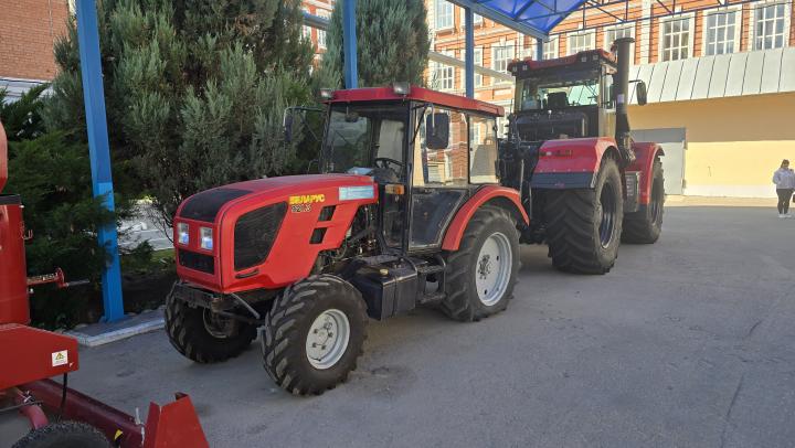 Аяцков заявил о планах вложить 250 миллиардов в «аграрный кампус» и «центр селекции» Саратовской области