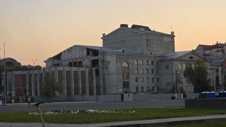 На спасение саратовского театра оперы и балета направят 10,4 млн рублей