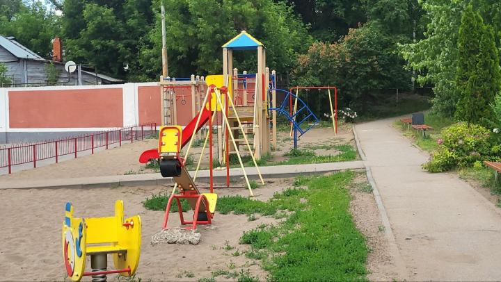 В Гагаринском районе благоустроили междворовые территории