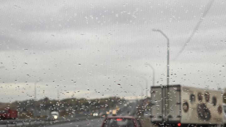 Гроза и похолодание до +14°: саратовцев предупредили о непогоде в ночь на 3 сентября 