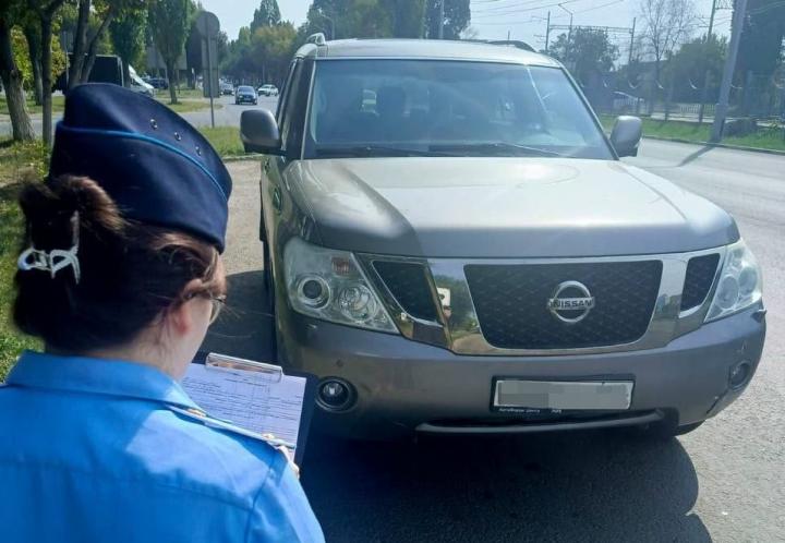 В Саратове приставы и полиция арестовали автомобили злостных неплательщиков штрафов