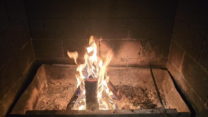 Пламя обожгло саратовца: в Козловке мужчина получил тяжёлые ожоги при розжиге огня