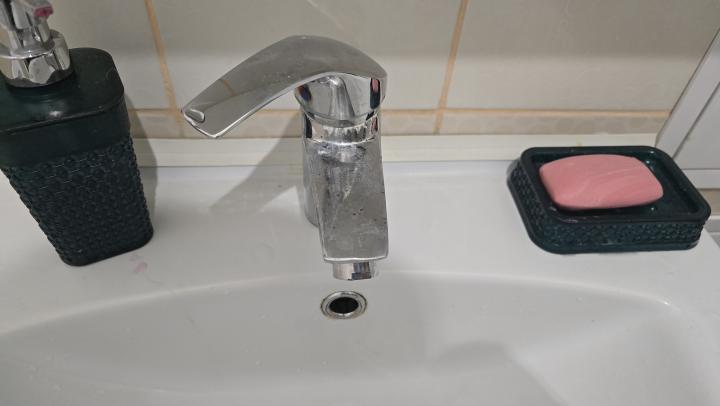 В нескольких районах Саратова ограничили подачу холодной воды