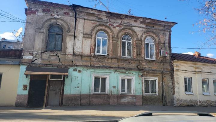 На расселение опасных домов в Саратовской области хотят выделить 1,2 млрд рублей