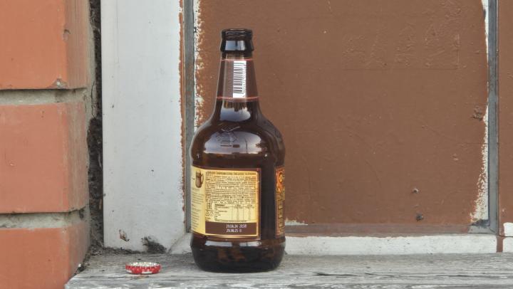 В Госдуме предложили увеличить штрафы за курение и распитие алкоголя в подъездах