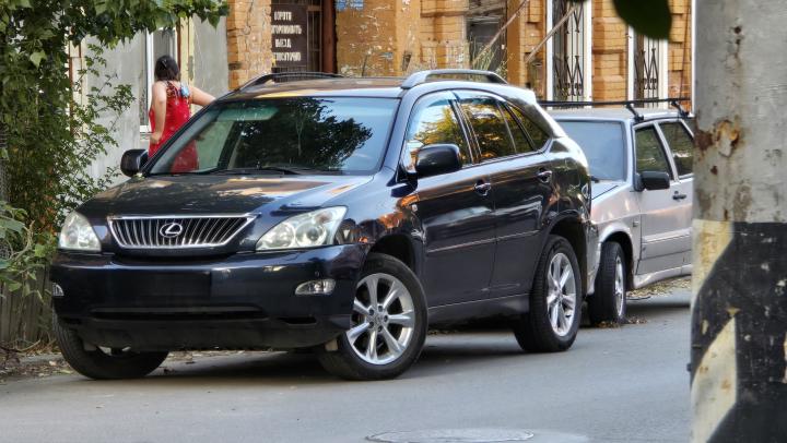 В Саратове мужчина отдал мошеннику 3 миллиона рублей за несуществующую иномарку