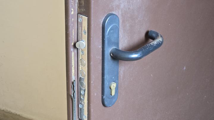 Саратовец через суд и приставов взыскал с застройщика четверть миллиона за некачественный ремонт