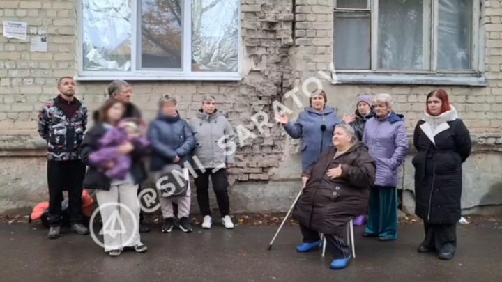 Бастрыкин потребовал отчет о расследовании по делу аварийного дома с гигантскими трещинами в Саратове