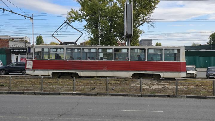 Трамвай загорелся в центре Саратова