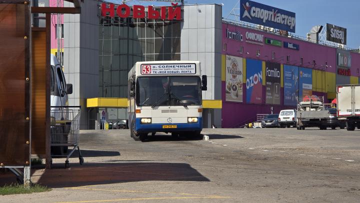 Бусаргин потребовал убрать с саратовских маршрутов старые автобусы