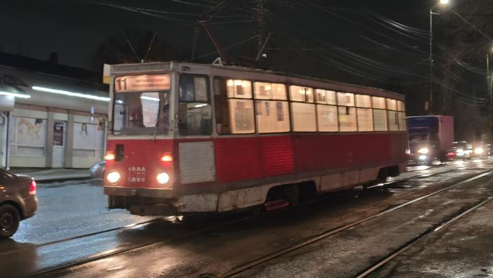 В Саратове третий день подряд закрывается движение трамвая №11 