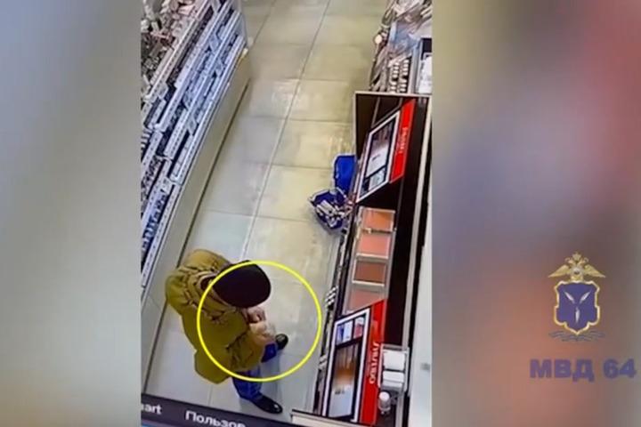 В Балаково задержали вора-рецидивиста, укравшего парфюм на 20 тысяч рублей