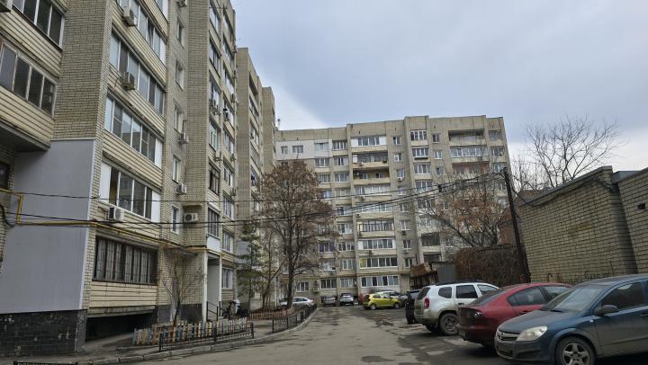 Саратовчанка стала жертвой «схемы Долиной»: квартиру арестовали после сделки