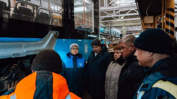 37 из 45 на линии - Саратов спешно восстанавливает «Богатыри»  после аварий