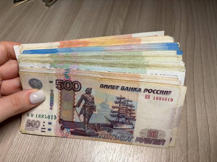 50 тысяч на карту за выгодные контракты: экс-директора фирмы в Балаково отправили под суд за взятку  