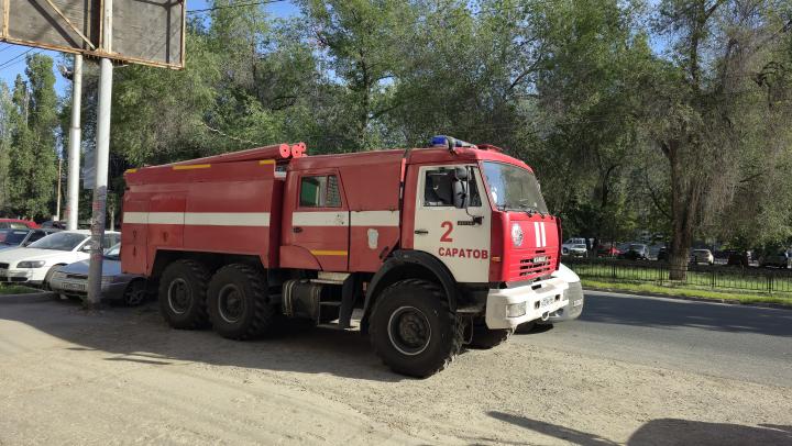 В Балашове из горящей многоэтажки эвакуировали 10 человек В Балашове из горящей многоэтажки эвакуировали 10 человек
