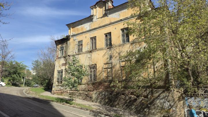 В Саратове выставили на продажу Мариинский детский приют XIX века