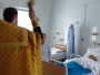 Иерей освятил хирургический корпус и посоветовал крестить больных перед операциями