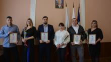 В Энгельсском районе пять молодых семей получили жилищные сертификаты  