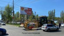 Автобус столкнулся с трактором в Ленинском районе Саратова