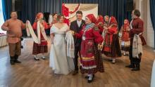 В Саратове сыграли первую фольклорную свадьбу по старинным обрядам