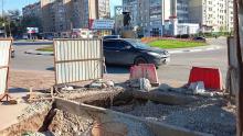 «Дыра» на дороге у Быка-солевоза портит вид на памятник в Энгельсе