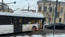 В Саратове водитель автобуса сбил женщину на «зебре»: полиция ищет очевидцев