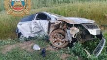 Мужчина и женщина перевернулись на иномарке под Вольском