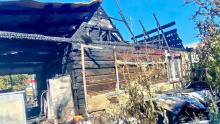 В Аткарске мужчина тушил дом водой из кастрюли: его спасли пожарные