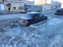 В Саратовской области из-за непогоды ограничили движение грузовиков и автобусов на двух трассах