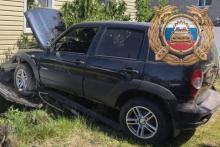 «Нива» снесла забор, а «Гранта» въехала в дом: в Саратовской области пострадали три человека