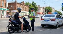 Скутеры на дорогах: саратовское УГИБДД объяснила, когда на легкую мототехнику нужны документы и страховка