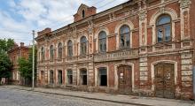 Торги за 1 рубль: старинные дома в центре Саратова отдадут частникам под реставрацию