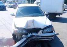 Жесткий таран опоры ЛЭП в Балакове: пассажирке Hyundai потребовалась срочная помощь медиков